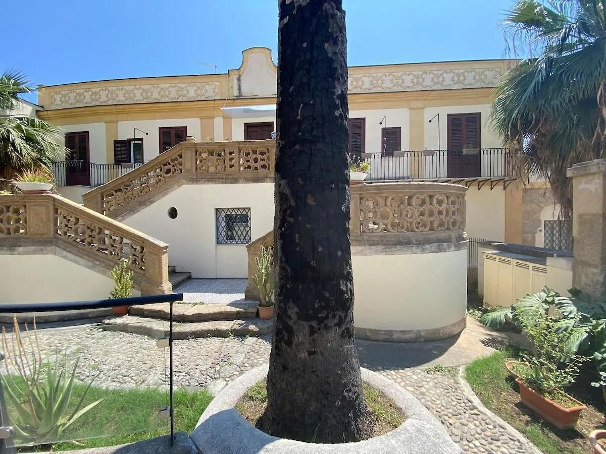 Apartment In Villa Storica Lanterna Sul Mare Palermo 0*,