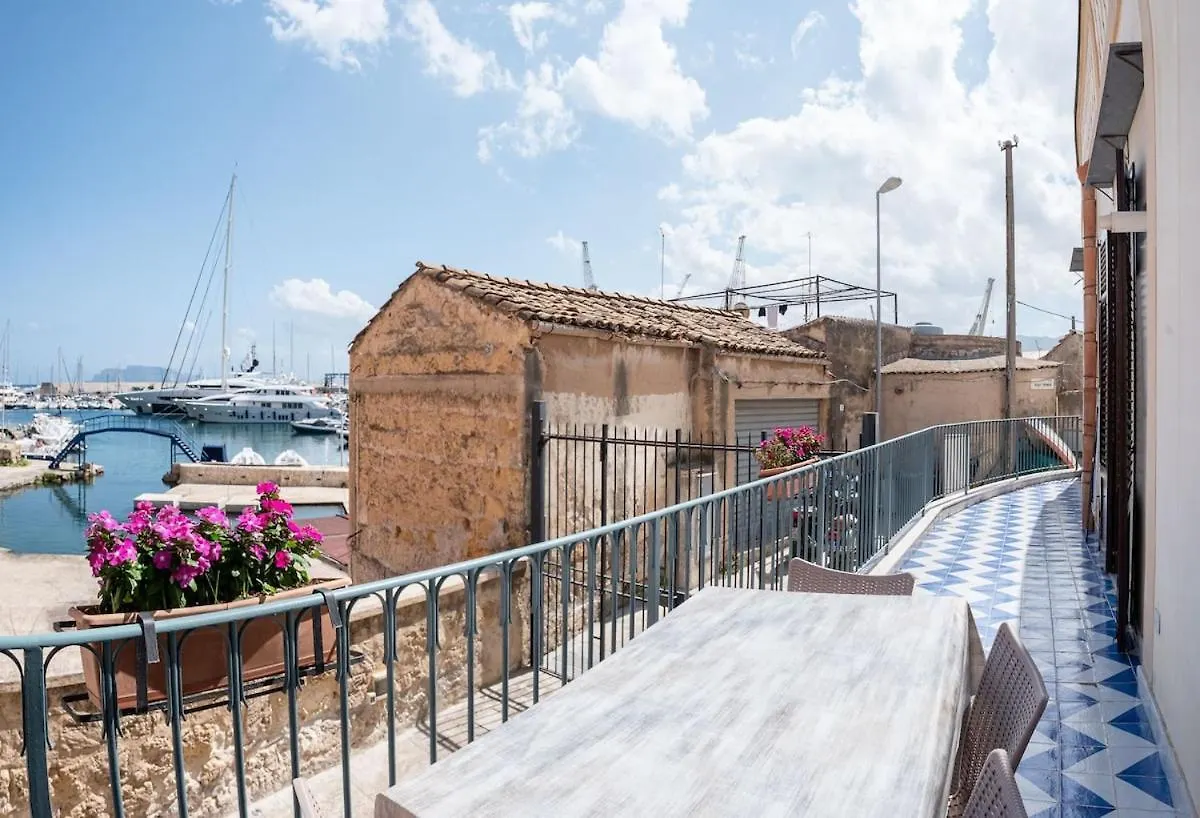 Apartment In Villa Storica Lanterna Sul Mare Palermo 0*,